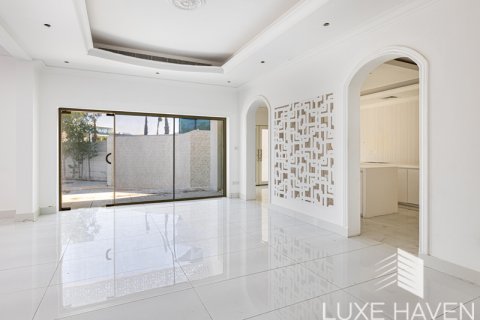 Villa in Emirates Hills, Dubai, UAE 6 bedrooms, 1485.98 sq.m. № 393102 - photo 26