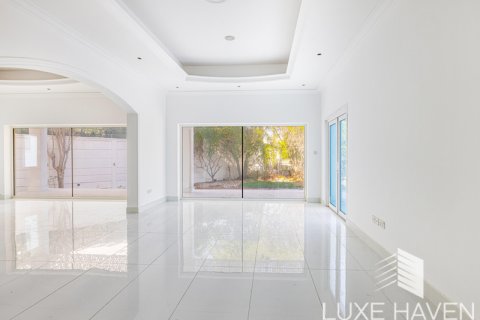 Villa in Emirates Hills, Dubai, UAE 6 bedrooms, 1485.98 sq.m. № 393102 - photo 7