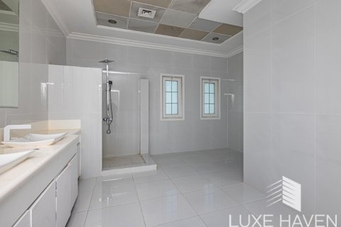 Villa in Emirates Hills, Dubai, UAE 6 bedrooms, 1485.98 sq.m. № 393102 - photo 16