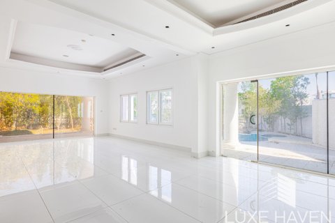 Villa in Emirates Hills, Dubai, UAE 6 bedrooms, 1485.98 sq.m. № 393102 - photo 2