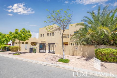Vila di Meadows, Dubai, UEA 6 kamar tidur, 571.45 m2 nomor 393101