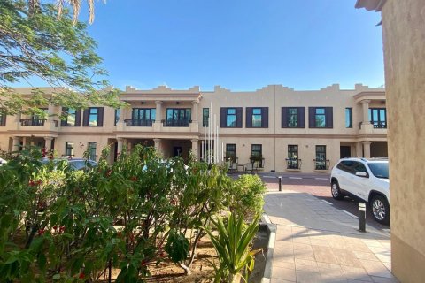 Villa asukohaga Al Salam Street, Abu Dhabi, AÜE: 4 magamistoaga, 255.5 m² Nr 589242