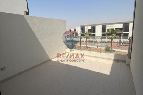 Kaupunkipientalo Mohammed Bin Rashid City, Dubai, Arabiemiraatit 4 makuuhuonetta, 293.8 m2 № 389945 - kuva 13