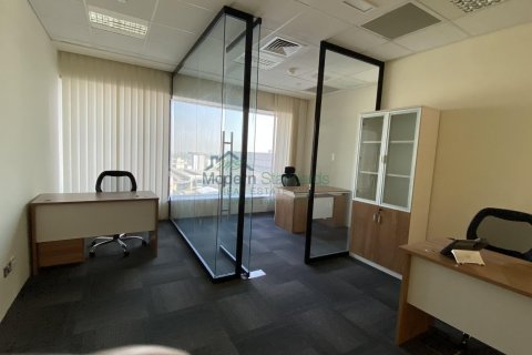 Office til leje i Sheikh Zayed Road, Dubai, UAE 300 kvm № 293994 - foto 16