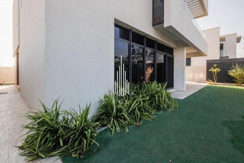 Vila na Yas Island, Abu Dhabi, SAE 4 spálne, 599.2 m2 č. 540647 - Fotografia 12