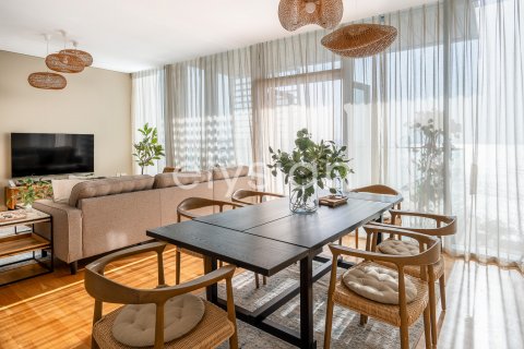 Appartement te huur in Bluewaters, Dubai, VAE 2 slaapkamers, 135 vr.m., nr 600296 - foto 2
