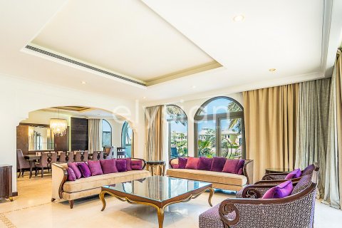 Villa til leje i Palm Jumeirah, Dubai, UAE 4 soveværelser, 689 kvm № 600294 - foto 2
