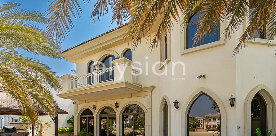 Villa i Palm Jumeirah, Dubai, UAE 4 soveværelser, 689 kvm № 600294