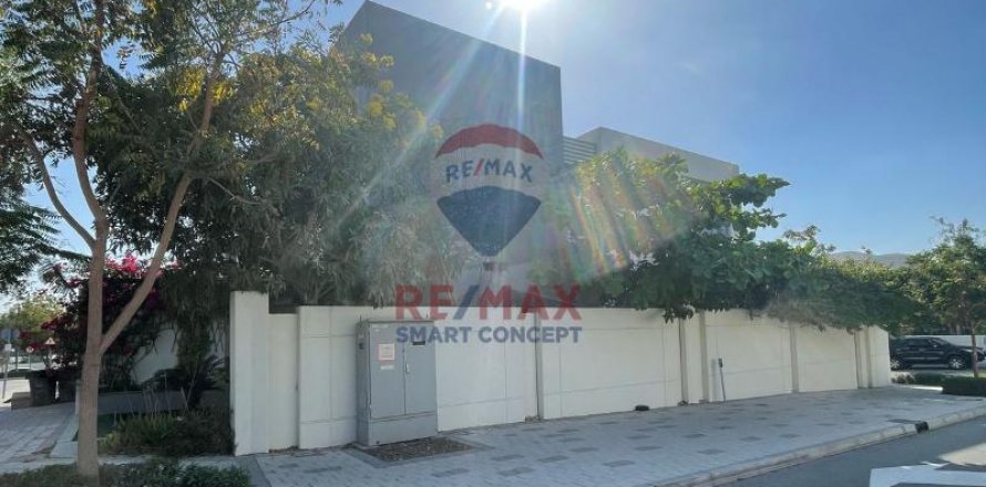 Rumah bandar di Dubai, UAE 4 bilik tidur, 328.5 meter persegi № 590762