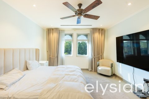 Vilë në Jumeirah Park, Dubai, Emiratet e Bashkuara Arabe 4 dhoma gjumi, 325 m2. № 586138 - Foto 7