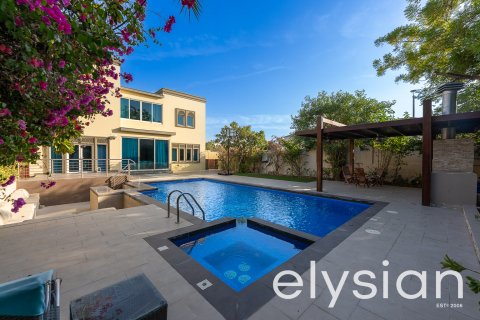 Vilë në Jumeirah Park, Dubai, Emiratet e Bashkuara Arabe 4 dhoma gjumi, 325 m2. № 586138 - Foto 2