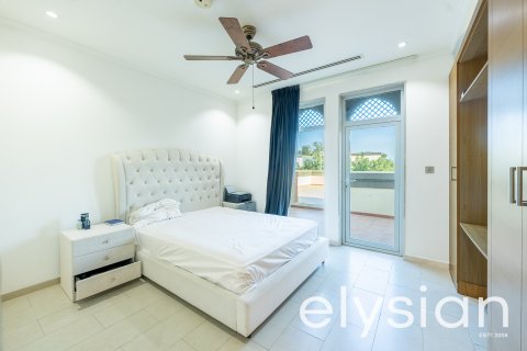 Vilë në Jumeirah Park, Dubai, Emiratet e Bashkuara Arabe 4 dhoma gjumi, 325 m2. № 586138 - Foto 13