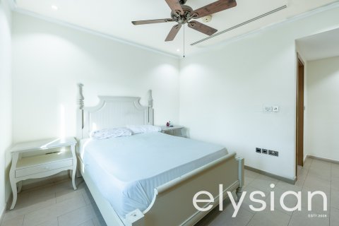 Vilë në Jumeirah Park, Dubai, Emiratet e Bashkuara Arabe 4 dhoma gjumi, 325 m2. № 586138 - Foto 18