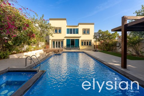 Villa i Jumeirah Park, Dubai, Emiratene 4 soverom, 325 kvm nr. 586138