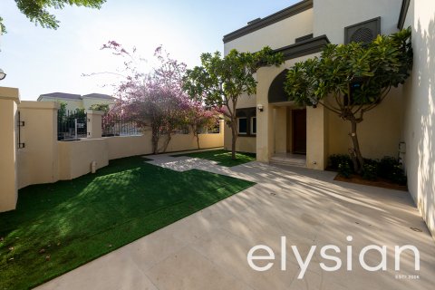 Vilë në Jumeirah Park, Dubai, Emiratet e Bashkuara Arabe 4 dhoma gjumi, 325 m2. № 586138 - Foto 23