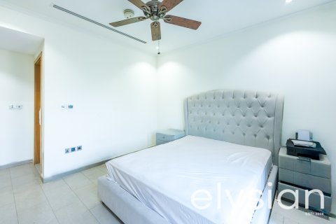 Vilë në Jumeirah Park, Dubai, Emiratet e Bashkuara Arabe 4 dhoma gjumi, 325 m2. № 586138 - Foto 14