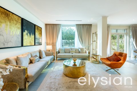 Vilë në Jumeirah Park, Dubai, Emiratet e Bashkuara Arabe 4 dhoma gjumi, 325 m2. № 586138 - Foto 3