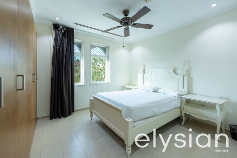 Vilë në Jumeirah Park, Dubai, Emiratet e Bashkuara Arabe 4 dhoma gjumi, 325 m2. № 586138 - Foto 17