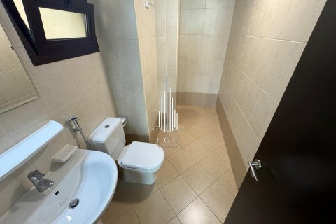 Villa te huur in Al Khalidiya, Abu Dhabi, VAE 4 slaapkamers, 276 vr.m., nr 478946 - foto 22