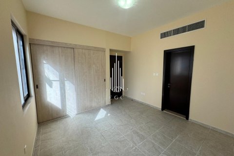 Villa te huur in Al Khalidiya, Abu Dhabi, VAE 4 slaapkamers, 276 vr.m., nr 478946 - foto 14
