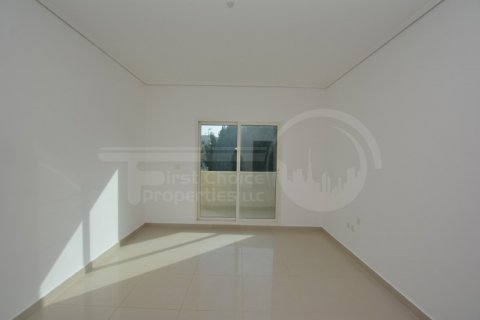 Villa en alquiler en Al Reef, Abu Dhabi, EAU 5 dormitorios, 348.4 m2 № 410388 - foto 8