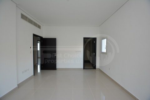 Villa en alquiler en Al Reef, Abu Dhabi, EAU 5 dormitorios, 348.4 m2 № 410388 - foto 7