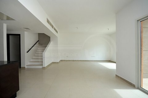 Villa zur Miete in Al Reef, Abu Dhabi, VAE 4 Schlafzimmer, 265.3 m2 Nr. 410392 - Foto 15