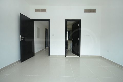 Villa uthyres i Al Reef, Abu Dhabi, UAE 4 sovrum, 265.3 kvm Nr. 410390 - fotografi 11