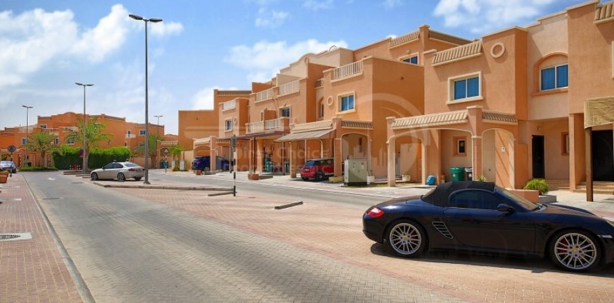 Villa i Al Reef, Abu Dhabi, UAE 4 sovrum, 265.3 kvm Nr. 410390