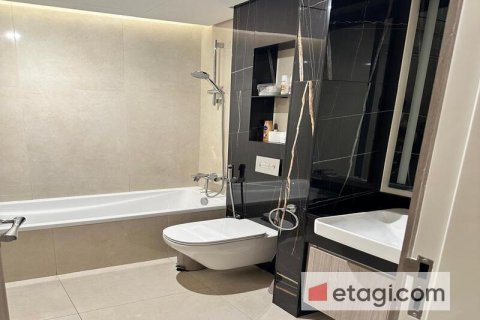 Huoneisto Jumeirah Lake Towers, Dubai, Arabiemiraatit 57.6 m2 № 585739 - kuva 22