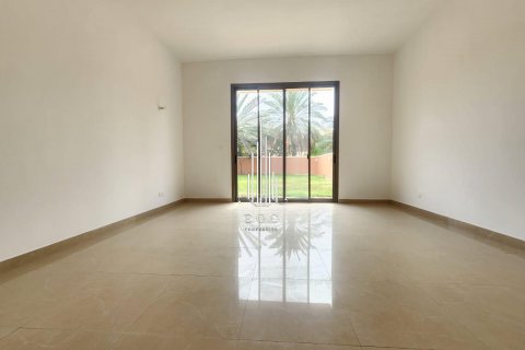 Vilă de vânzare în Abu Dhabi Gate City, Abu Dhabi, EAU 4 dormitoare, 513 mp. №504057 - poză 8