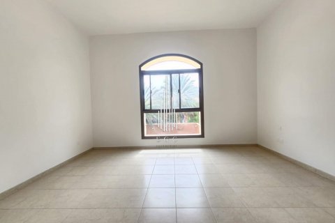 Vilă de vânzare în Abu Dhabi Gate City, Abu Dhabi, EAU 4 dormitoare, 513 mp. №504057 - poză 9