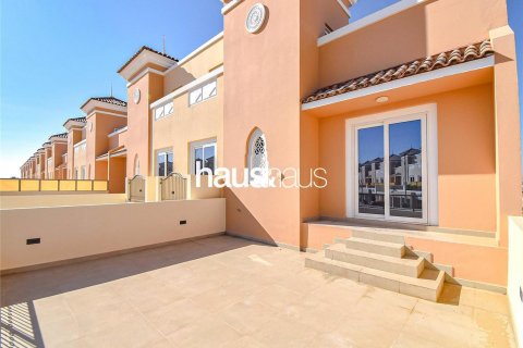 Üürile anda ridamaja asukohaga Dubai Sports City, AÜE: 4 magamistoaga, 247 m² Nr 626458 - pilt 3