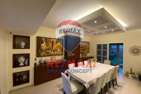 Al Reef, Abu Dhabi, UAE의 타운하우스 침실 5개, 348.3제곱미터 번호 451854