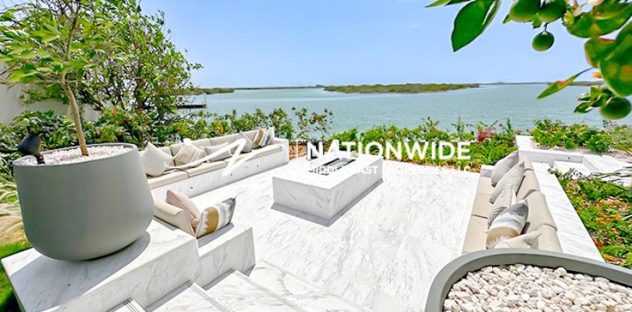 Villa i Abu Dhabi, Emiratene 3 soverom, 279 kvm nr. 595636
