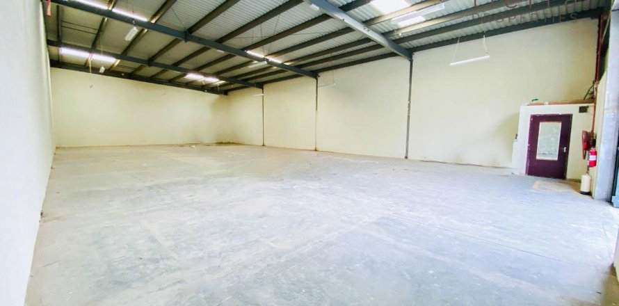 Depozit în Al Quoz, Dubai, EAU 306.6 mp.  №456882