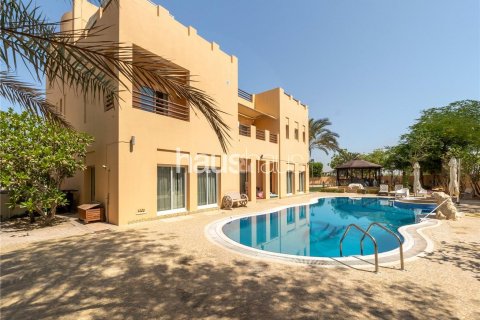 Villa till försäljning i Arabian Ranches, Dubai, UAE 7 sovrum, 690 kvm Nr. 625293 - fotografi 2