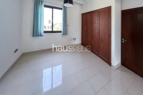 Villa en venta en Arabian Ranches, Dubai, EAU 5 dormitorios, 342 m2 № 625334 - foto 15