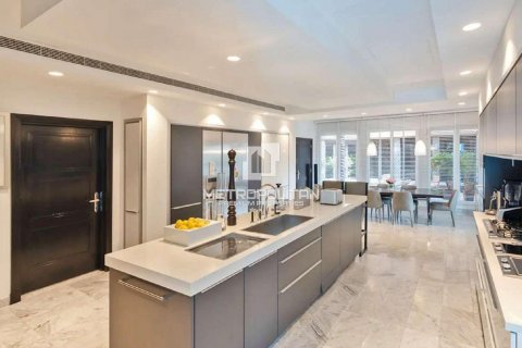 Villa til salg i Palm Jumeirah, Dubai, UAE 5 soveværelser, 1525 kvm № 507373 - foto 6