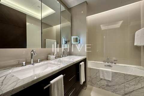 Appartement te huur in Downtown Dubai (Downtown Burj Dubai), Dubai, VAE 3 slaapkamers, 225.5 vr.m., nr 578858 - foto 14