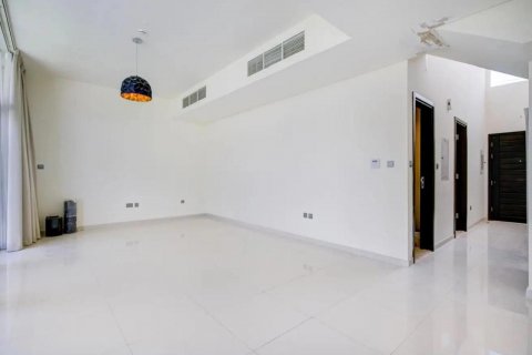 Villa sa Dubai, UAE 3 silid-tulugan, 172 sq.m. № 616316 - larawan 2