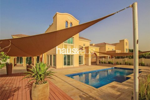 Villa in vendita a Dubai Sports City, Dubai, EAU 6 camere da letto, 760 mq. № 625351 - foto 2