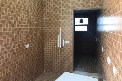 Villa itt: Khalifa City, Abu Dhabi, EAE, 7 hálószoba, 2090.3 m², azonosító: 540661 - fénykép 19