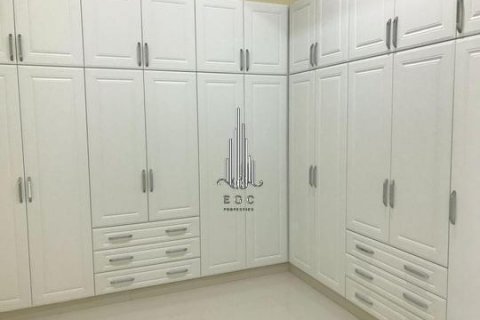 Villa itt: Khalifa City, Abu Dhabi, EAE, 7 hálószoba, 2090.3 m², azonosító: 540661 - fénykép 14