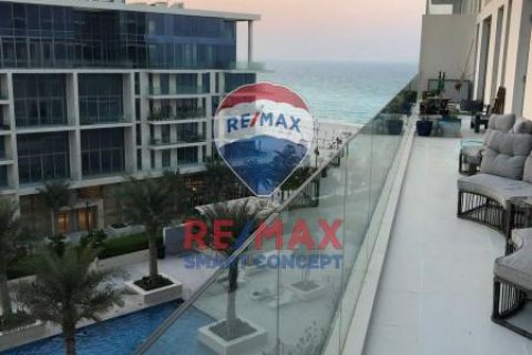 Huoneisto Saadiyat Island, Abu Dhabi, Arabiemiraatit 4 makuuhuonetta, 377.5 m2 № 439803 - kuva 17