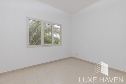 Vilă de închiriat în Meadows, Dubai, EAU 4 dormitoare, 374.31 mp.  №394081 - poză 13