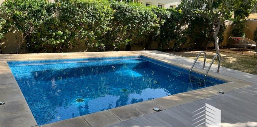 Vilă în Meadows, Dubai, EAU 4 dormitoare, 374.31 mp.  №394081