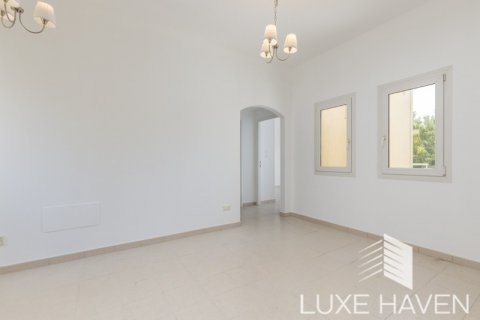 Vilă de închiriat în Meadows, Dubai, EAU 4 dormitoare, 374.31 mp.  №394081 - poză 2