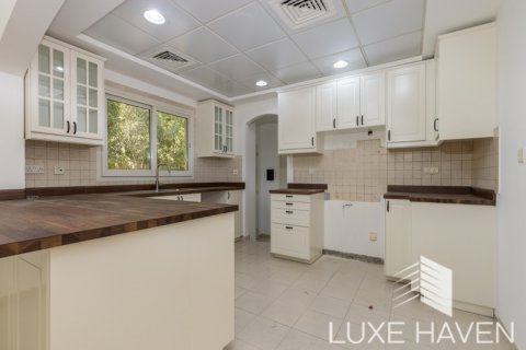Vilă de închiriat în Meadows, Dubai, EAU 4 dormitoare, 374.31 mp.  №394081 - poză 4