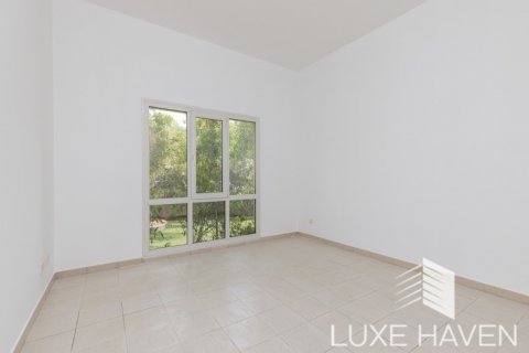 Vilă de închiriat în Meadows, Dubai, EAU 4 dormitoare, 374.31 mp.  №394081 - poză 9